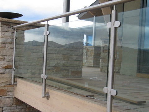 Los paneles de cristal opacos endurecidos contemporáneo del balaustre de la barandilla de cristal