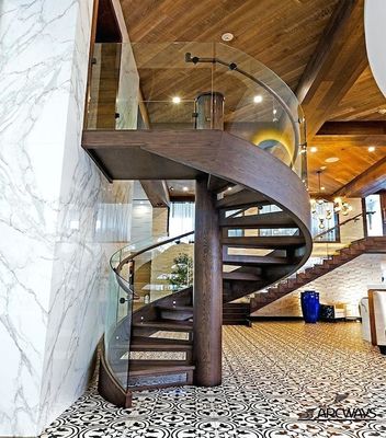 Paso de cristal de madera de madera de la verja de la estructura de acero del grano de las escaleras espirales clásicas modernas de encargo de la escalera