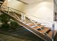 Escaleras rectas prefabricadas decorativas elegantes del funcionamiento con la verja de cristal de acero