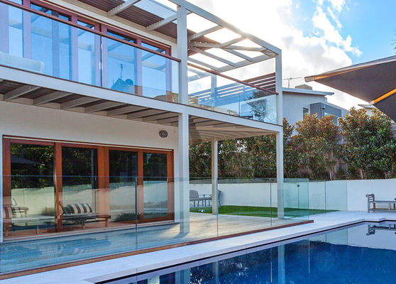 Uso de cristal moderado exterior de la terraza del diseño moderno de la verja para la piscina